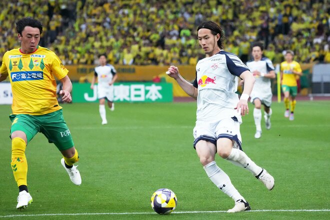 開始5分の背番号10の先制ゴールで幕開け！雨天の国立での1位と3位の上位対決はアウェイチームに軍配【ジェフユナイテッド千葉vsRB大宮アルディージャ】PHOTOギャラリー27連写の画像011