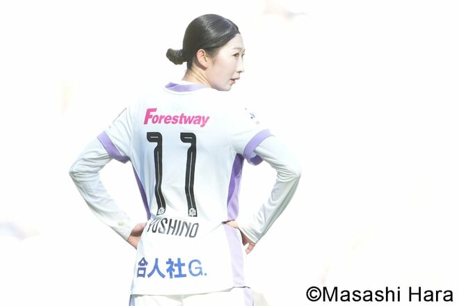 元日国立ピッチで中嶋淑乃と吉田莉胡が華麗に激突！広島レジーナの皇后杯初優勝“歓喜の瞬間”を激写！WEリーグ最高峰の戦いを振り返る【サンフレッチェ広島レジーナvsINAC神戸レオネッサ】激闘PHOTOギャラリーの画像004