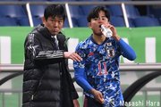 【サッカー日本代表「カタールワールドカップを戦う23人」】すでに固まりつつある「最終形」！アジア最終予選「フル出場1試合」のSB長友佑都がそれでも“当確”のワケ【カタールW杯予想スタメンフォーメーション図】(1)の画像