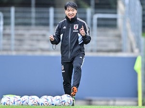 「こう言うのアップしてくれるの嬉しい！」J２ジュビロ磐田がキャプテン「発表の瞬間」裏側映像を公開！ サッカー日本代表・森保一監督を支えた横内昭展監督は「一方通行でやろうと思っていません」とチームコミュニケーションの考え語るの画像