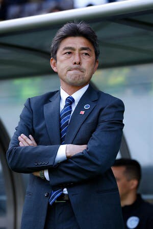 福岡7連勝“昇格4強”入り！(1)80分で試合が終わる伝家の宝刀「5-4-1」【戸塚啓J2のミカタ】の画像