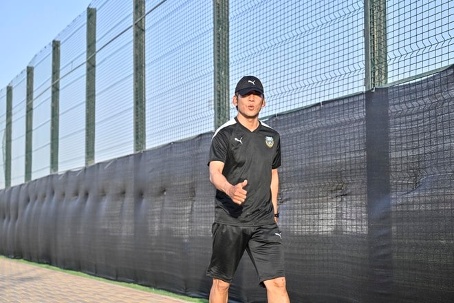 【川崎フロンターレアルバム】サウジアラビア到着翌日4月23日のジェッダ市内での「コーチングスタッフ＆クラブスタッフ写真」と「選手と子どもたちの交流写真」合計98枚！の画像050