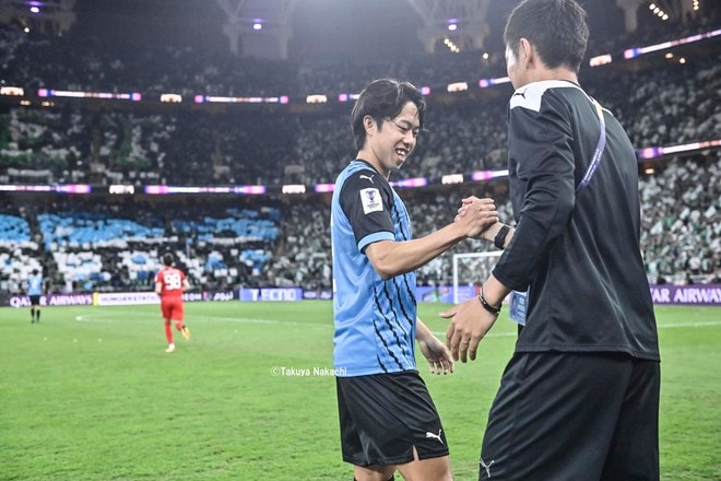 【川崎フロンターレアルバム】ACLE決勝で両SBとして奮闘した佐々木旭の写真40枚！ 試合後に見せた放心状態が表す、すべてを注ぎ込んだ姿「アル・アハリー川崎フロンターレ」の画像033