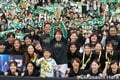 ベレーザ歓喜の瞬間にレジェンド2人も駆けつけた！｢サッカーの神様っているんですね｣今季限りで引退のDF岩清水梓が息子と掲げた優勝トロフィー【RB大宮アルディージャWOMEN vs日テレ・東京ヴェルディベレーザ】激闘PHOTOギャラリーの画像008