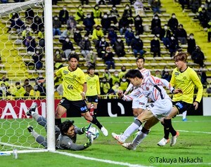 名古屋グランパス、タフに３連勝！(1) 開始わずか12秒で表れた“厳しい試合の兆候”の画像