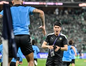 【J1川崎を取材して感じた「育てる力と心」とは(11)】選手個々を見つめる樋口創太郎コンディショニングコーチの愛。フィジカル探求に熱く身を投じ、オフには渡英繰り返すの画像