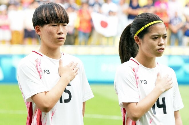 なでしこ長谷川唯vs藤野あおば「絶対に負けられない」マンC卓球対決が勃発⁉「激レア唯さま」「二人とも卓球も上手そう」「どっちが勝ったのか」の画像