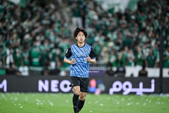 【川崎フロンターレアルバム】ACLE決勝で両SBとして奮闘した佐々木旭の写真40枚！ 試合後に見せた放心状態が表す、すべてを注ぎ込んだ姿「アル・アハリー川崎フロンターレ」の画像015