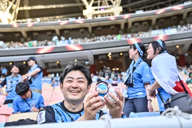 【サポーターアルバム】アジア青覇を果たすべく700人の川崎サポーターがACLE決勝に駆け付けた！ 現地で声援を送ったサポーター写真72枚「アル・アハリー川崎フロンターレ(2)」の画像045
