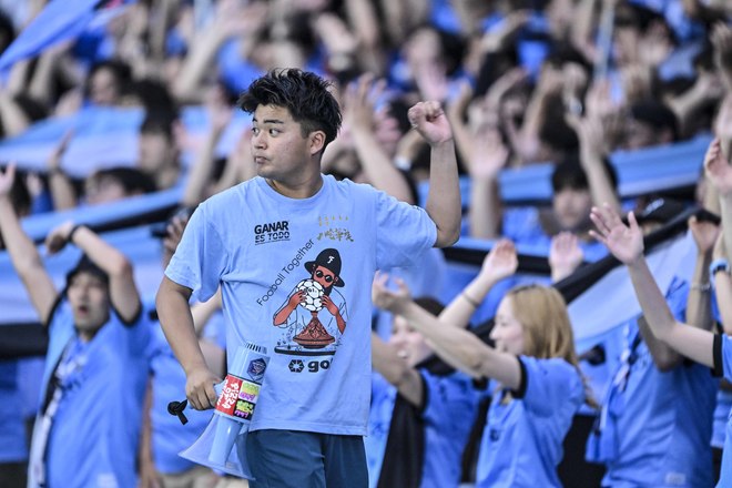 【サポーターアルバム】平日のナイトゲームに2万302人が来場！ 熱すぎる川崎フロンターレのサポーターの試合前の写真71枚！「川崎フロンターレー浦和レッズ」の画像039
