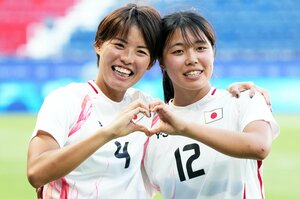 ｢サプライズ!!｣｢可愛い｣なでしこDFの結婚報告“直筆コメント＆ウェディング写真”公開｢めっちゃ字が上手い｣｢ドレス姿も素敵過ぎる｣の声の画像