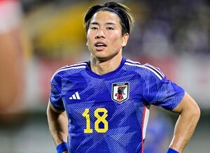 「そんなん出来るんですか!?」浅野拓磨の“左足浮かす→右足アウト”のテクニカル弾が必見！「めっちゃ技ありやん!」「相変わらず難易度高いゴール多い」と称賛の声の画像