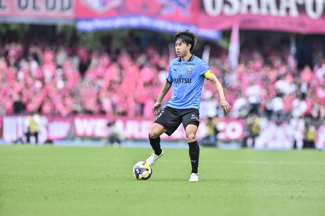【川崎・佐々木旭が見せる特大級の進化。ピッチを攻守で圧倒できる理由とは(3)】「別人かのような幸大になってしまった」と語る高井幸大の変化も刺激に、「もっとやらなきゃいけない」と見据えるものの画像012