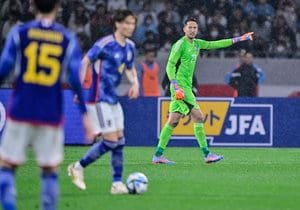 「家宝にさせて頂きます!」日本代表GKシュミット・ダニエルが、元チームメイトとの「日本代表、再会３ショット」公開！ 海外に羽ばたいた3人が同時出場した姿に「朝から泣いています」の画像