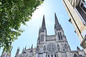 現地でも手にするのが至難!? サッカー日本代表の試合地・ボルドーで現地調査した「パリ五輪グッズ」……日本人にはかなり高めの値段設定で、お土産選びに難航もの画像