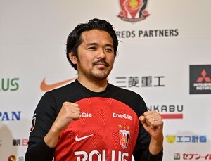 「タイミングの外し方が変態すぎる」浦和FW興梠慎三が決めた「ワンフェイクシュートの圧巻ゴール」に称賛相次ぐ！「この状況でキックフェイント入れる興梠のセンスが凄い」の声の画像