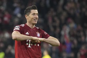 「驚異の1試合平均1.1ゴール」ロベルト・レバンドフスキ、「点取り屋とチャンスメイクを両立」フィル・フォーデン、「飛躍のシーズンを過ごす」ビニシウス・ジュニオール…「世界一の称号」は誰の手に!【バロンドール2022の有力候補10選手】(2)の画像