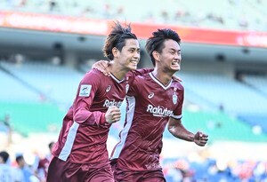 「かわいい…」「変わらずイケメンやな」J1ヴィッセル神神戸の4選手が「サンタ＆トナカイ」コスプレ姿披露！ 一方で、サポーターからは「ここにいる選手は残留よね？」とオフシーズンのクリスマスプレゼントを期待する声もの画像