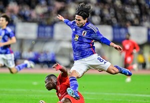 「タキって本当に愛されてる」サッカー日本代表の合流映像で伊東純也が南野拓実を「モナ王」呼びして話題に！「選手にも認知されてるんだ」とファンも反応の画像