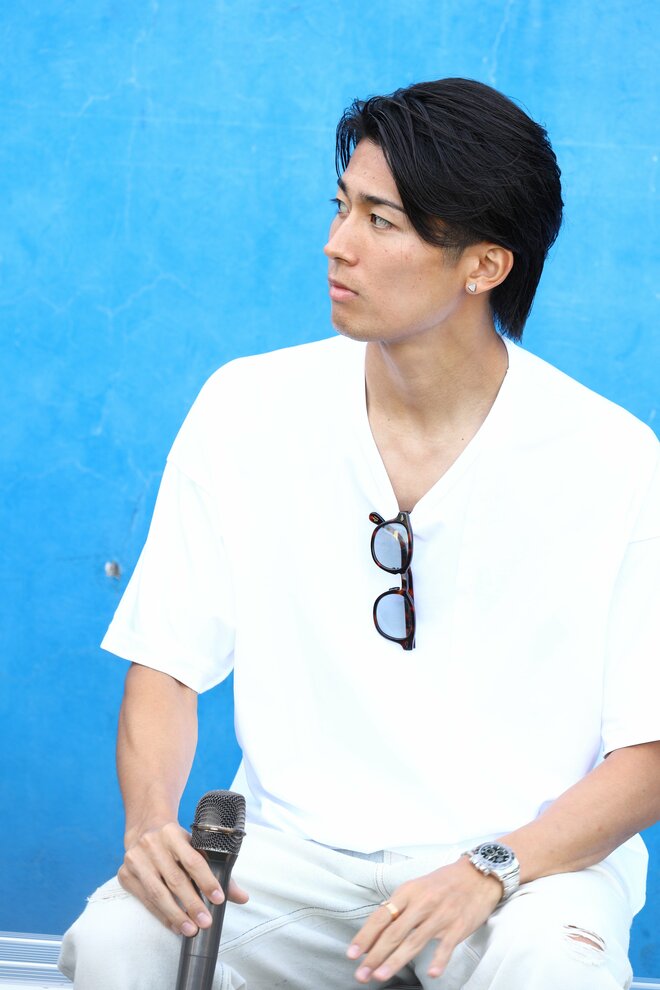 ｢かっこいい…｣お母さんたちもため息。W杯で1ゴール1アシスト、日本代表・中村敬斗が原点の“特別な場所”へ完全サプライズ訪問【密着ルポ前編】の画像006