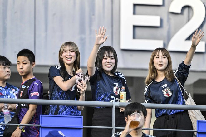 【サポーターアルバム】サッカー日本代表の中国戦完封勝利を支えたサポーター写真63枚！ 韓国・龍仁に駆け付けた現地観客席ショット「日本代表ー中国代表」の画像023