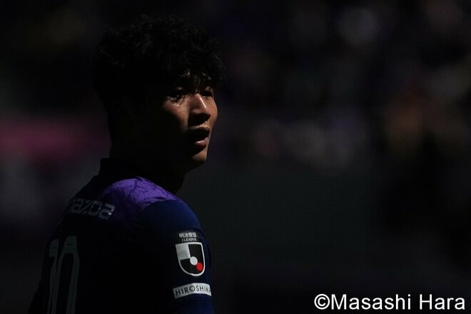広島が鮮やか2発！躍動の中村草太と右足一閃の加藤陸次樹！トルガイ引退…全試合全席種完売達成の“マチナカスタジアム”で紡いだ歴史と想い【サンフレッチェ広島vs川崎フロンターレ】激闘PHOTOギャラリーの画像002