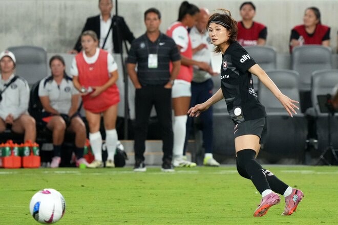 なでしこ美人DFが｢決勝点｣アシスト、サッカー界のレディー・ガガは｢私服姿｣でピッチに、アメリカ女子サッカーで奮闘する守屋都弥、遠藤純、スタンボー華のホーム戦【アメリカNWSL】激闘PHOTOギャラリーの画像009