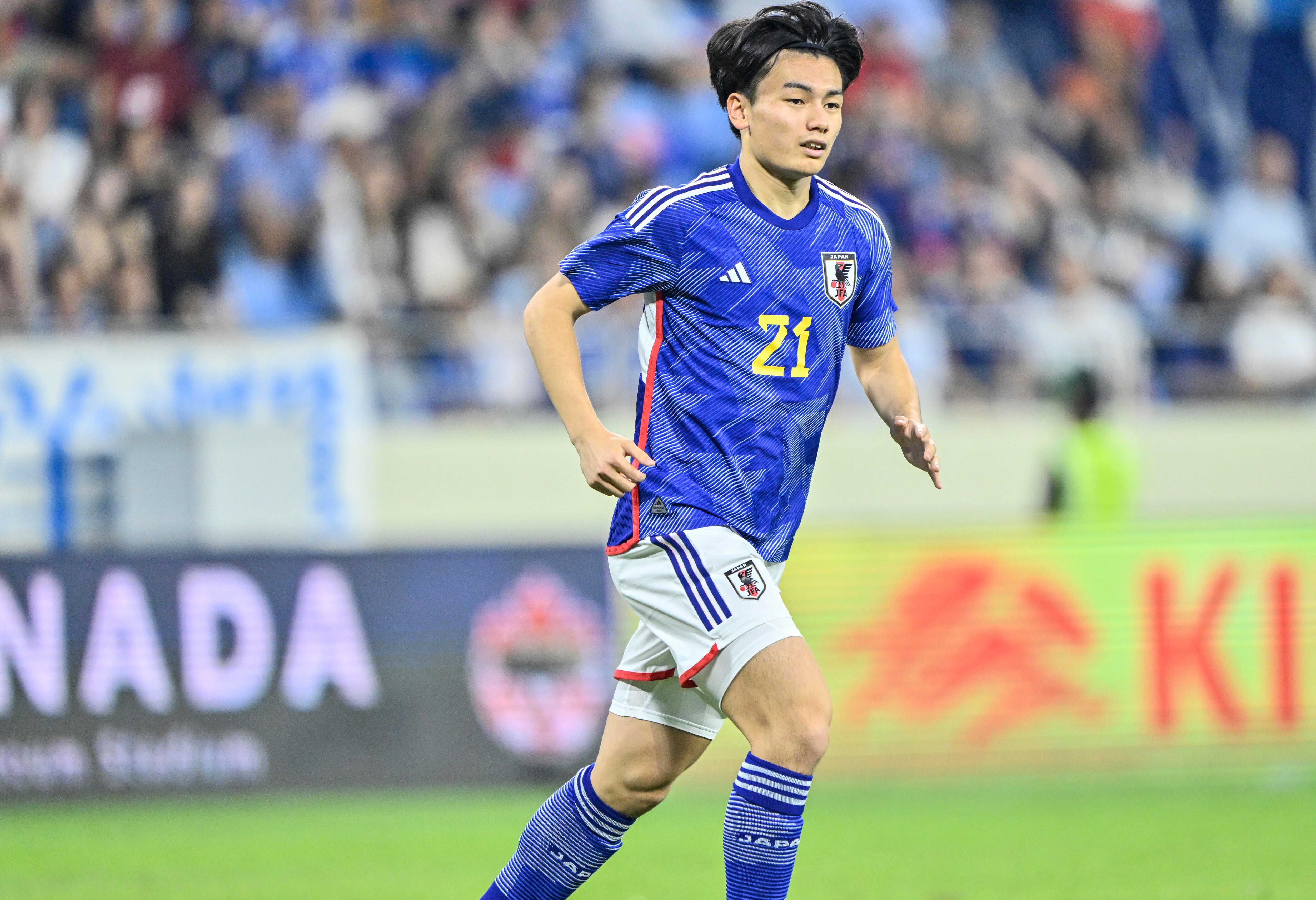 シュートの音がやばい 速すぎて見えん サッカー日本代表fw上田綺世 カタールワールドカップ直後の練習試合にてファインゴールを叩き込む 華麗な反転から左サイドを単独突破して 強烈なショットを炸裂 概要 注目選手 ニュース サッカー批評web