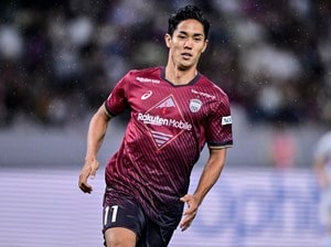 「別人よっち」J1神戸の武藤嘉紀が「香りが気になる」モデル姿を披露！「カッコ良さMAX」とファン絶賛も吉田麻也からは「ちょっと何言ってるかわかんないっす」のツッコミの画像