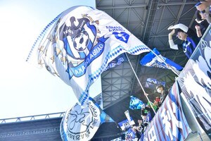 「全ベクトルをへし折る剛のターン」G大阪MFネタ・ラヴィの“鬼キープ”からの先制点演出に称賛の嵐！「まじでレベチすぎる」「Jリーグ出禁レベルやろこれ」の声の画像