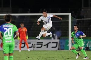 J2“黄金の3連戦”(2)！強力外国人選手ゾクゾク加入、愛媛では「ガンバの未来」パリ世代FWが躍動!!【戸塚啓のJ2のミカタ】の画像