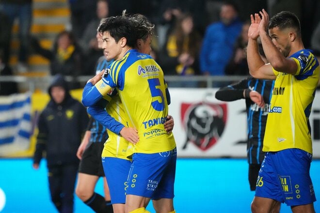 キャプテン谷口彰悟ら｢日本人5人｣が先発！ベルギーリーグ｢5連勝｣で2位浮上！後藤啓介が抱きついた｢相手｣！シントトロイデン｢熱狂のスタジアム｣潜入【シントトロイデンvsクラブ・ブルージュ】PHOTOギャラリーの画像016