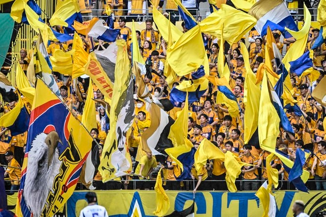 【仙台サポーターアルバム(2)】雨の試合に2000人！ 現地撮影した「ベガルタ仙台のサポーター写真99枚」！「ジェフユナイテッド千葉ーベガルタ仙台」の画像025