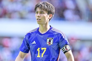 「碧くんに焼いてもらえるなんて…」日本代表MF田中碧らの「ドイツでの日本式・焼肉ショット」が話題に！ 後輩のために肉を焼く姿などが公開されるの画像