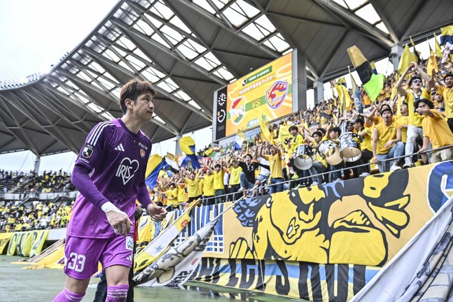 【仙台サポーターアルバム(2)】雨の試合に2000人！ 現地撮影した「ベガルタ仙台のサポーター写真99枚」！「ジェフユナイテッド千葉ーベガルタ仙台」の画像069