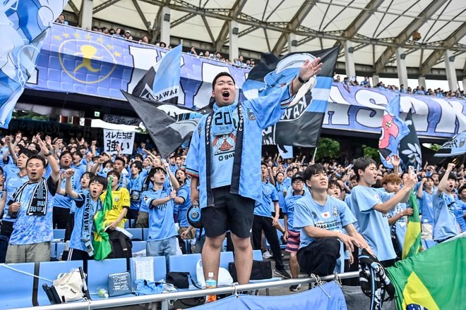 【サポーターアルバム】完封勝利後に笑顔＆万歳見せた「川崎フロンターレの試合後のサポーター写真83枚」！ ホーム連勝を熱狂的サポート「川崎フロンターレーセレッソ大阪」の画像006