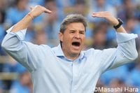 ｢この経験から、さらに強くなろう｣熱く響いた“リカ将”の鼓舞！ 柏のルヴァン杯敗戦直後のロッカールーム映像公開！｢これを見て、悔しさが吹き飛んだ！｣｢史上最高のモチベーター｣