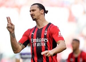 「恐るべき怪力」イブラヒモヴィッチが「手のひらでガラス割り」!チームバスを破壊する「驚きの行動」の理由とは?【動画】の画像