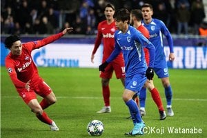 【サッカー日本代表・伊東純也独占インタビュー】「リバプールは強かった。拓実も少ないチャンスで決めている」【伊東純也が語るプロ入り前、ヨーロッパ、日本代表】(4)の画像