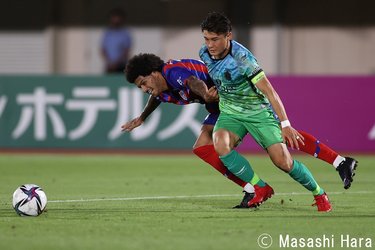 画像 写真 Photoギャラリー ピッチの焦点 明治安田ｊ１リーグ 第２２節 湘南ベルマーレｖｓｆｃ東京 ２０２１年７月１１日 １９ ０１キックオフ Jリーグ 国内 サッカー批評photoギャラリー ピッチの焦点 サッカー批評web