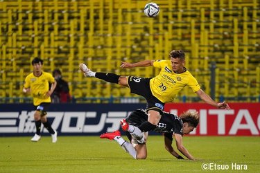 写真 柏ー神戸 胸糞乱闘危機 を直前回避したファインプレー 原悦生photoギャラリー サッカー遠近 Jリーグ 国内 原悦生photoギャラリー サッカー遠近 サッカー批評web