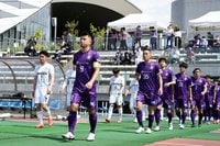 ｢エッジの効いたデザイン｣東京23区初のJ参入を目指すJFLクリアソン新宿が斬新デザインの新ユニフォーム発表！｢中東ぽくて良いねw｣｢ゴージャス｣かつ｢ポップでかわゆい｣