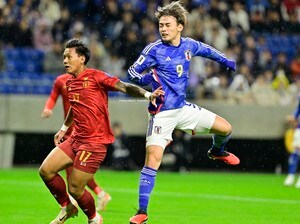 「意外性のあるクロス!! うめぇ!!!」「理不尽最高です」南野拓実の“ふんわりループパス”&上田綺世の“絶妙ヘディングシュート”にファン注目！ ミャンマー代表戦の先制シーンの画像