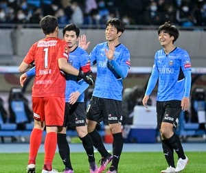 「写真集希望」も出るほどサポーター歓喜！ 川崎フロンターレが「選手のプール写真を積極投稿」わざわざ宣言したワケの画像