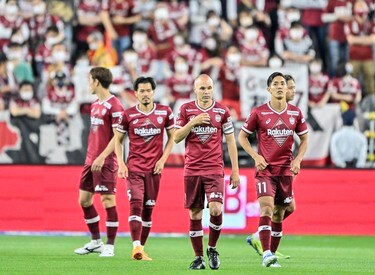 斜めストライプか!?」「襟はついてなさそう」J1ヴィッセル神戸が公開