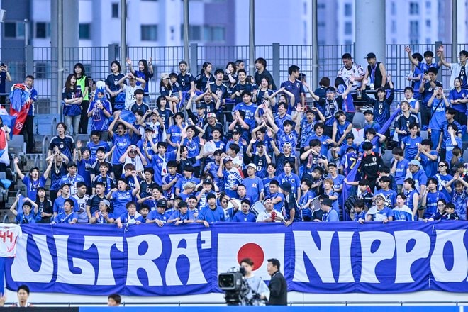 【サポーターアルバム】サッカー日本代表の韓国戦勝利を支えたサポーター写真95枚！ 韓国・龍仁に駆け付けた熱い声援ショット「日本代表ー韓国代表」の画像065
