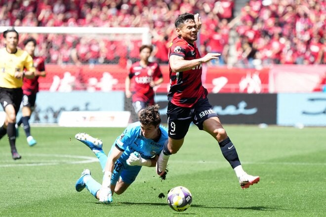 絶対エース｢美しい｣完璧オーバーヘッド、日本代表の至宝｢悔しい｣試合後、それでも｢気になる｣鈴木優磨のパンツ【鹿島アントラーズvs川崎フロンターレ】国立決戦PHOTOギャラリー25連写の画像008