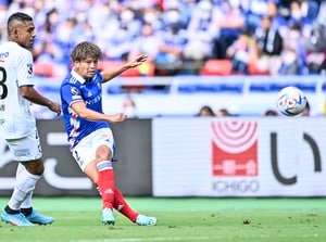 「現地で見て叫んだ」横浜F・マリノスの”左利きSB”が見せた「極上の低弾道サイドチェンジ」が話題！ 現地観戦者が映像に改めて驚きの声上げる！の画像