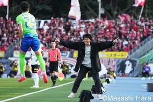 鈴木章斗の2発他、怒涛の打ち合い！　計8発の乱打戦を制したのは？　 PHOTOギャラリー 【明治安田J1リーグ 第4節 湘南ベルマーレvs浦和レッズ 2024年3月17日 15:03キックオフ】の画像