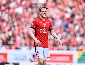 「クール系に見えるのにこの熱い感じ堪んない」J1浦和の北欧出身DFの円陣での激にファン感動！「もはやリーダーやん！」「『いくぞ』聞くたびにちょっと泣きそうになる」などの声の画像